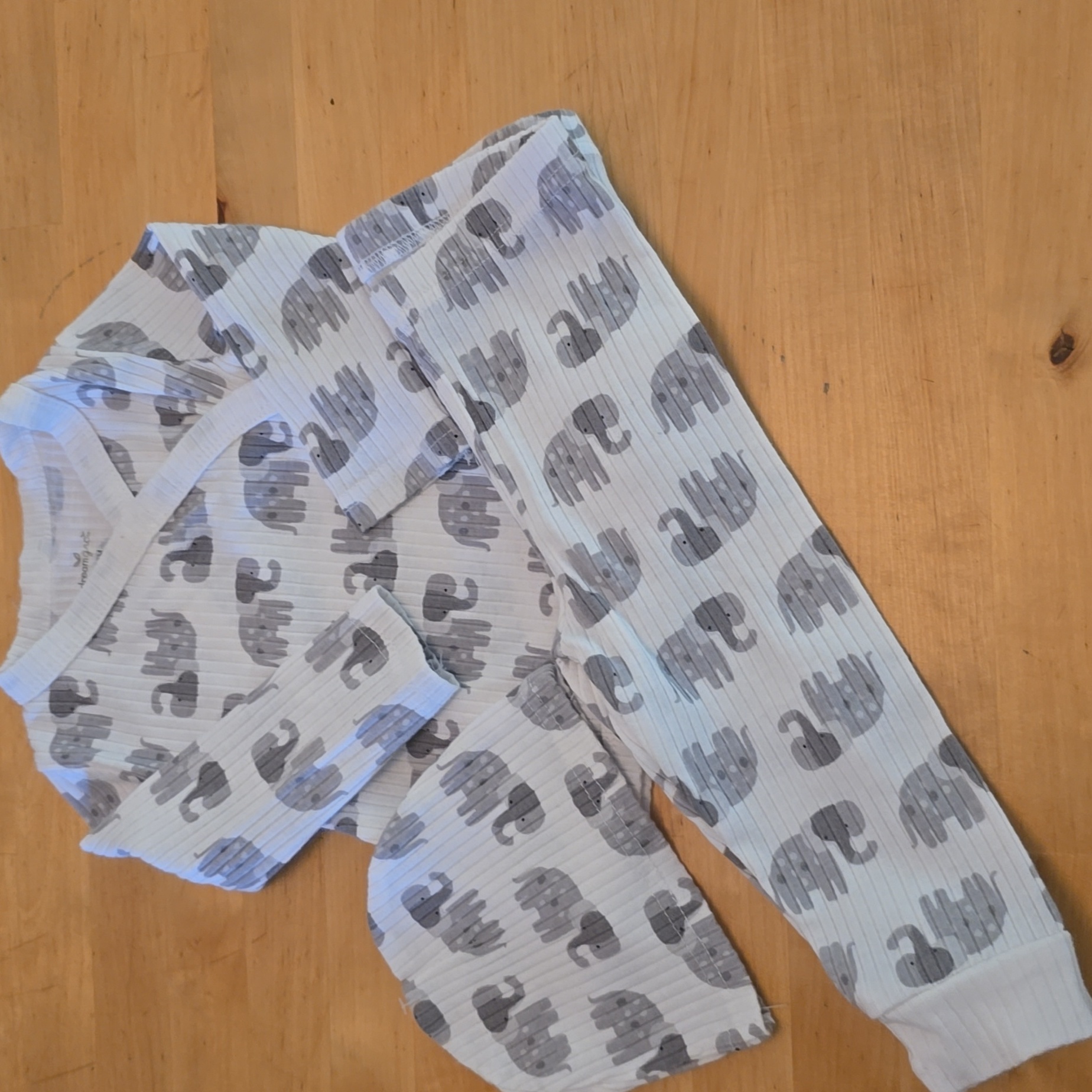 Adorable Elephant Print 6-9 Month 3 Piece Set